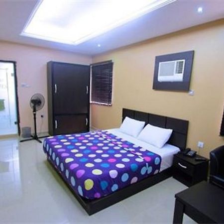 Number 95 Suites Lagos Exterior photo