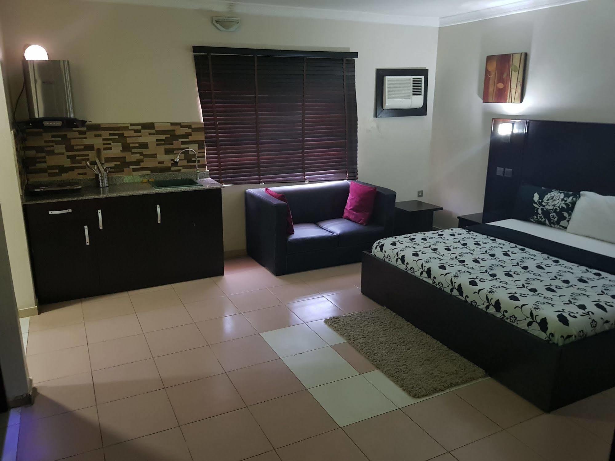 Number 95 Suites Lagos Exterior photo